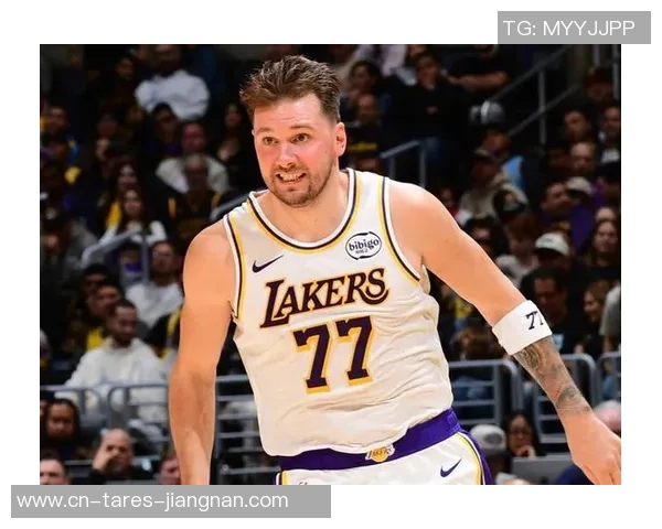 湖人7连胜，东里组合砍67分！詹姆斯休战，湖人赢球却呈现三个隐忧